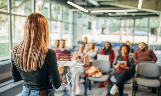 The 7 Best Reasons to Focus on Presentation Skills Training Featured